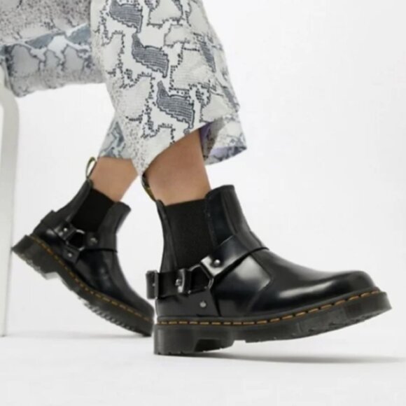 Dr. Martens WINCOX Black Leather Harness Buckle Moto Chelsea Boots Sz 9 NEW - Picture 2 of 16